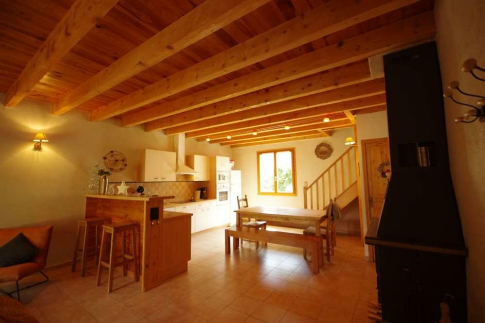 Lupin Villa Formigueres Exterior photo