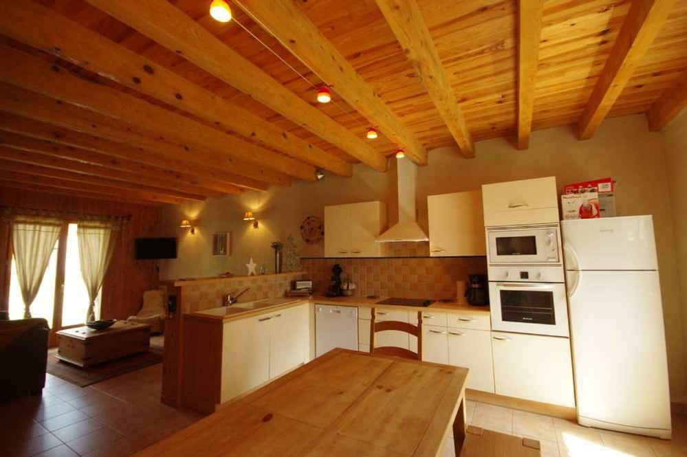 Lupin Villa Formigueres Exterior photo